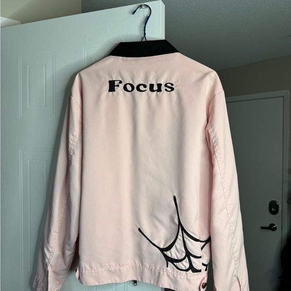 Spider Embroidered Zipper Jacket
Size S
color pink - Picture 2 of 5